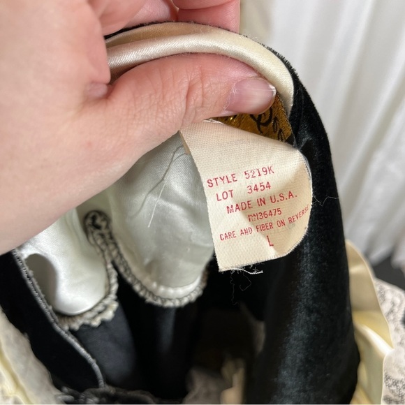 Vintage Black velvet zip up mum - Picture 12 of 13